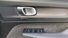 Volvo XC40 2.0 B4P Plus Dark 5dr Auto Petrol Estate